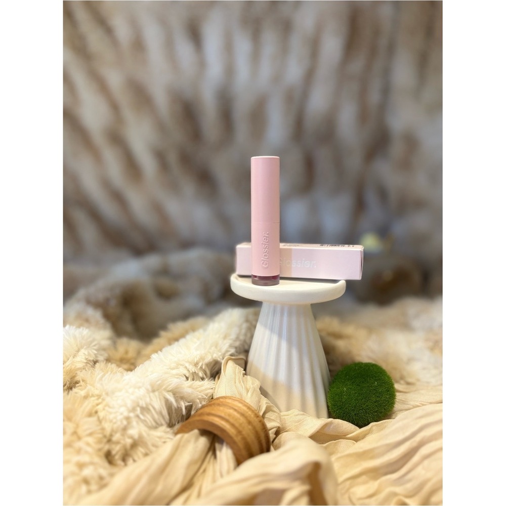 Glossier Suit Lip Crème- Shade Tempo